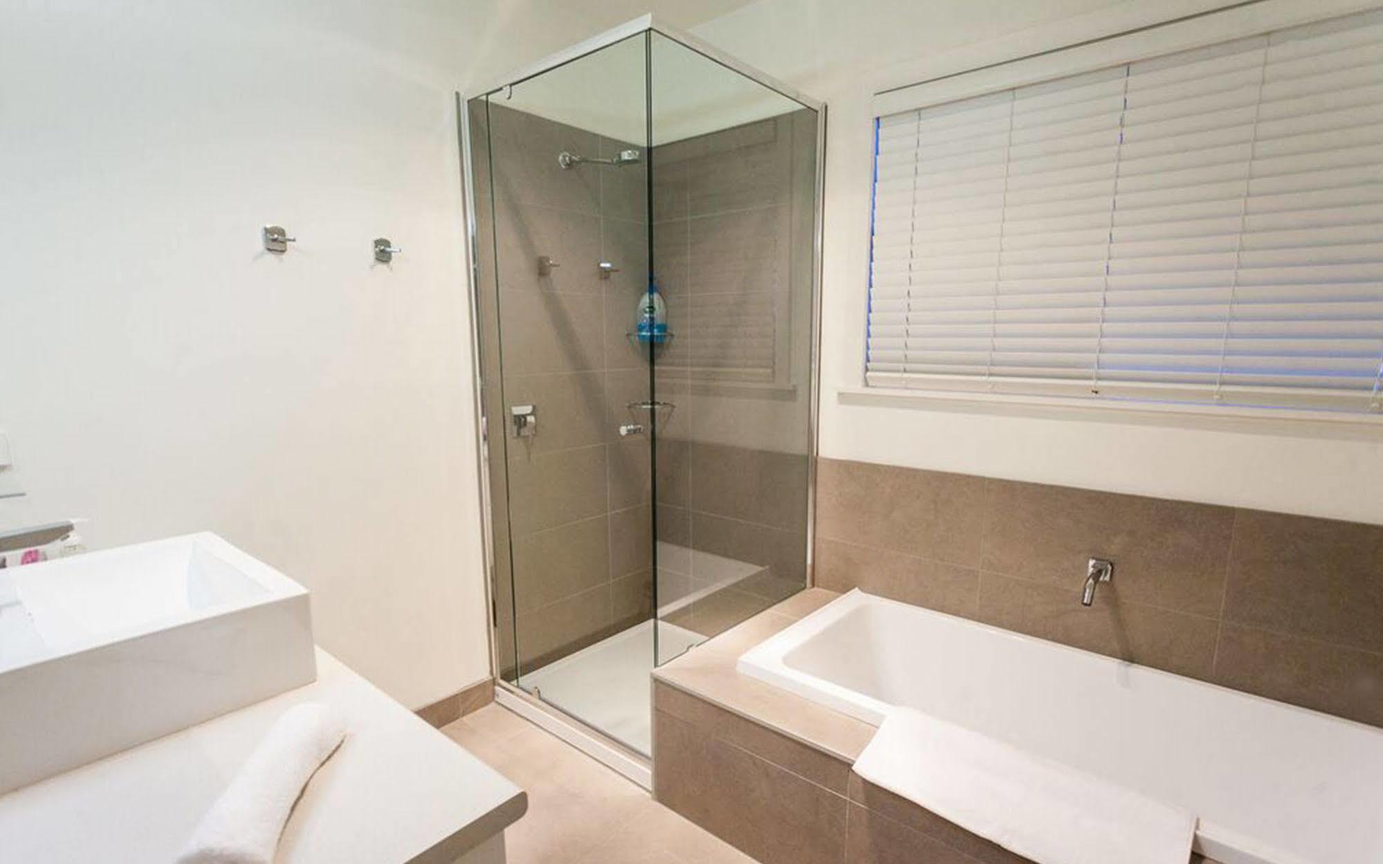Point Lonsdale Holiday Apartments (Adults Only) Куинсклиф Екстериор снимка