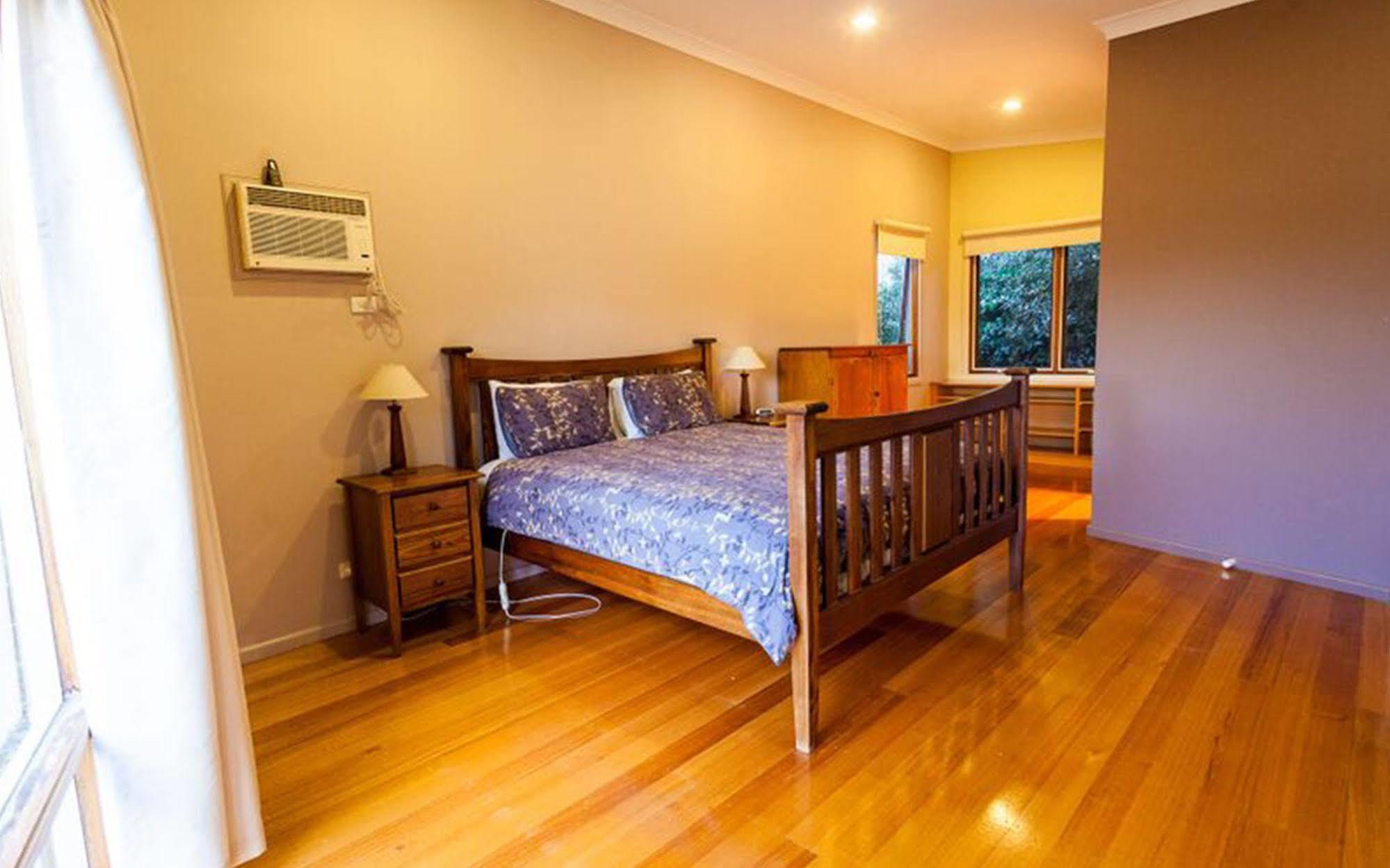 Point Lonsdale Holiday Apartments (Adults Only) Куинсклиф Екстериор снимка