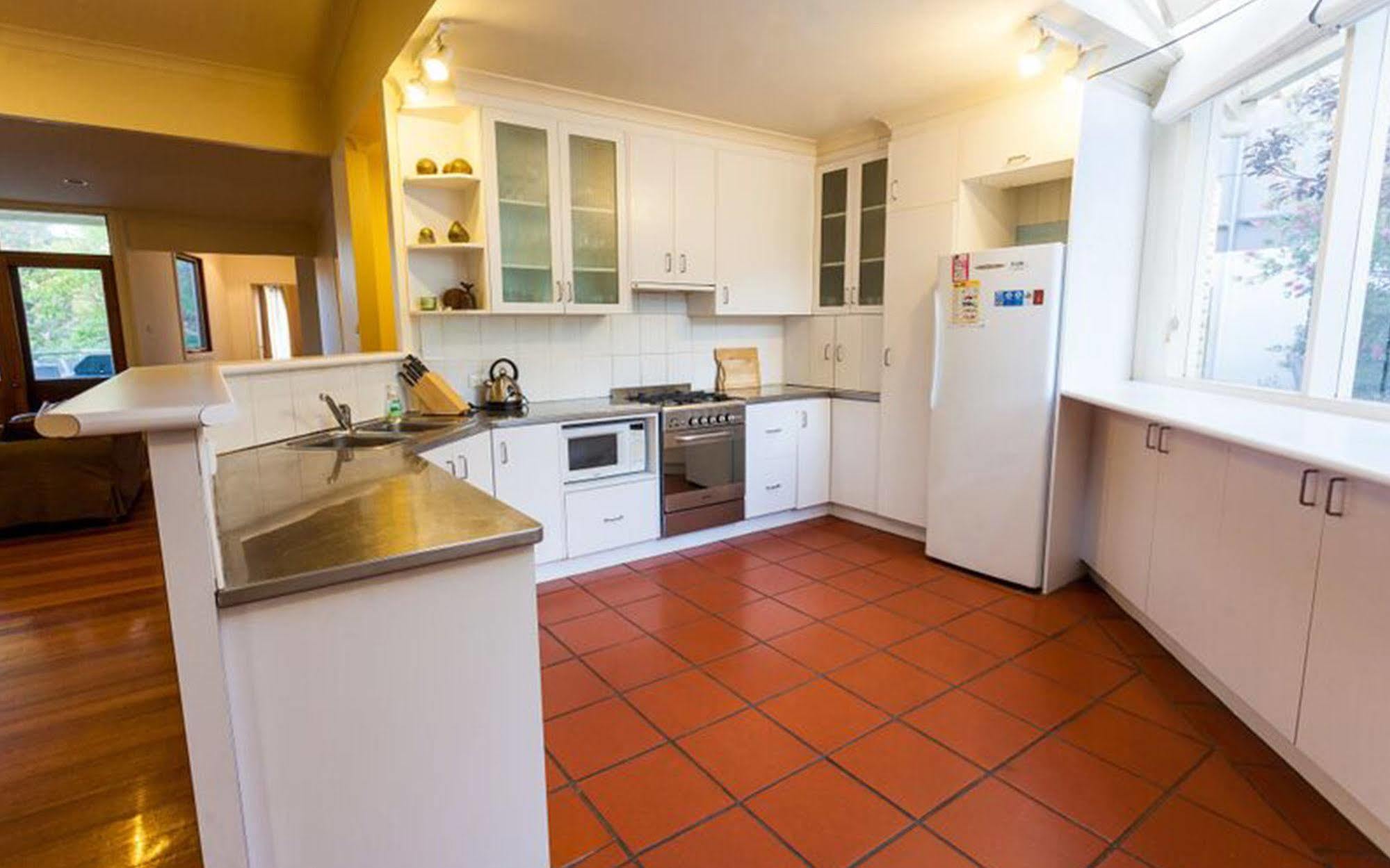 Point Lonsdale Holiday Apartments (Adults Only) Куинсклиф Екстериор снимка