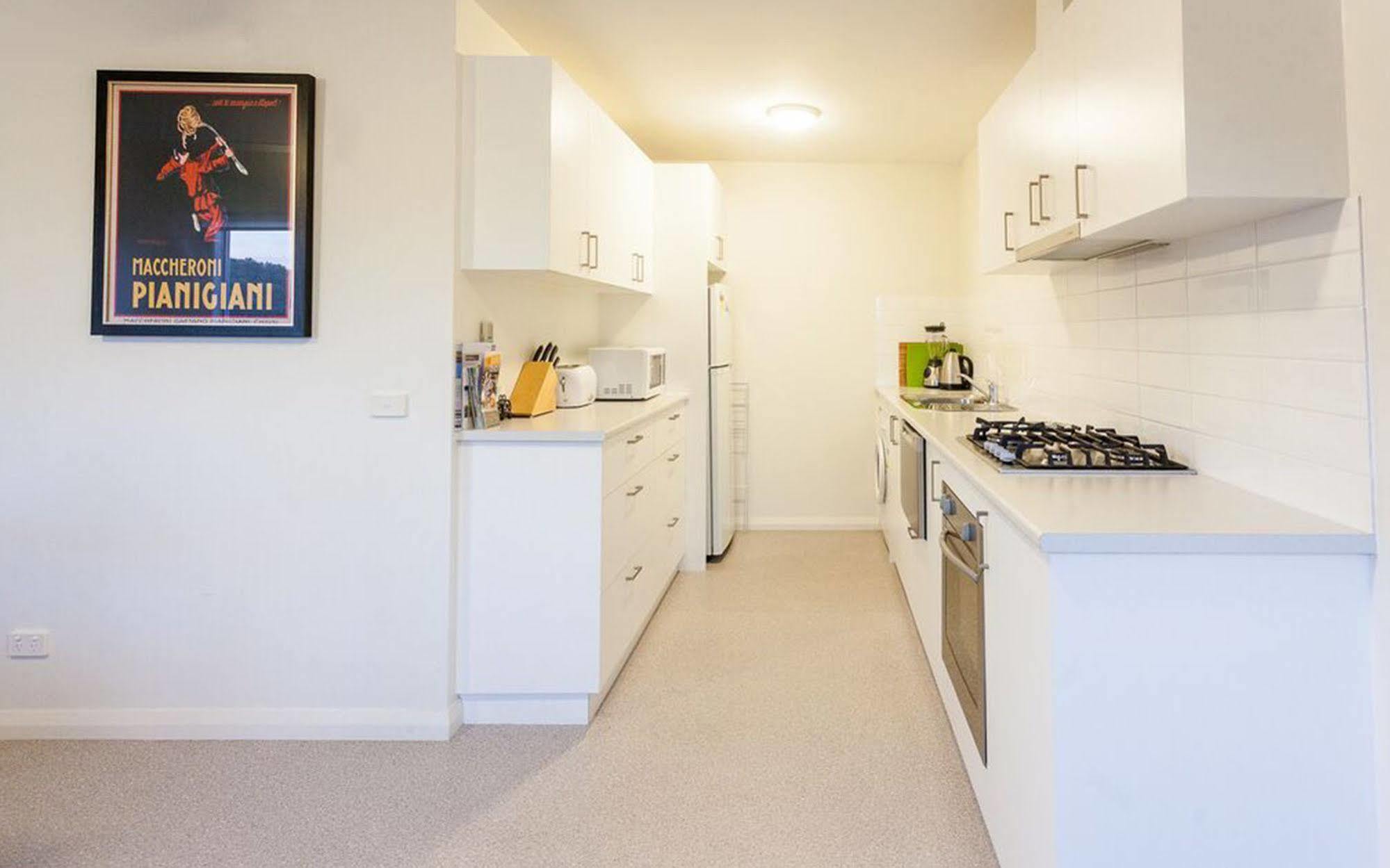 Point Lonsdale Holiday Apartments (Adults Only) Куинсклиф Екстериор снимка