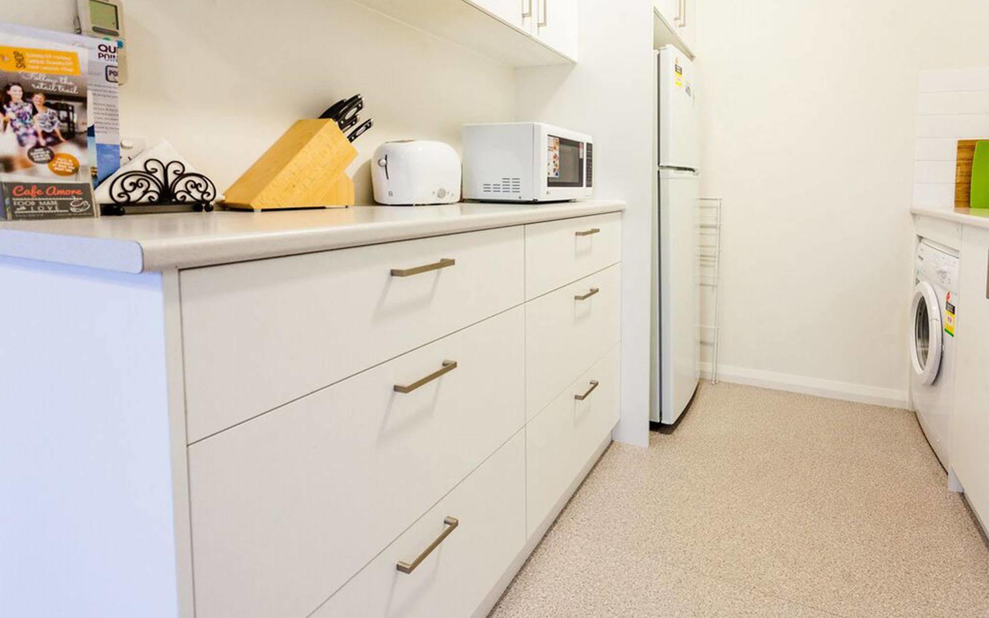 Point Lonsdale Holiday Apartments (Adults Only) Куинсклиф Екстериор снимка